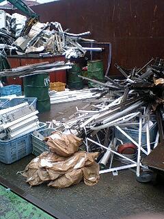 頭の無い奴は～～～～