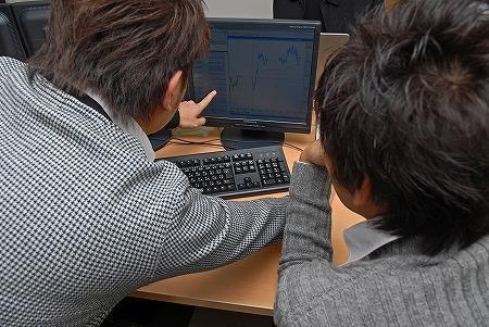 動かない